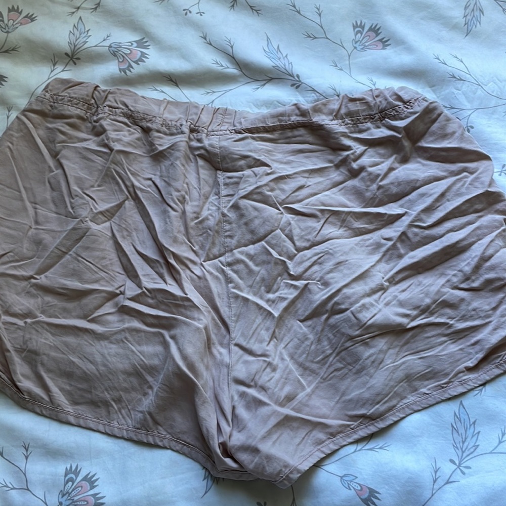 Shorts - Picture 3 of 3